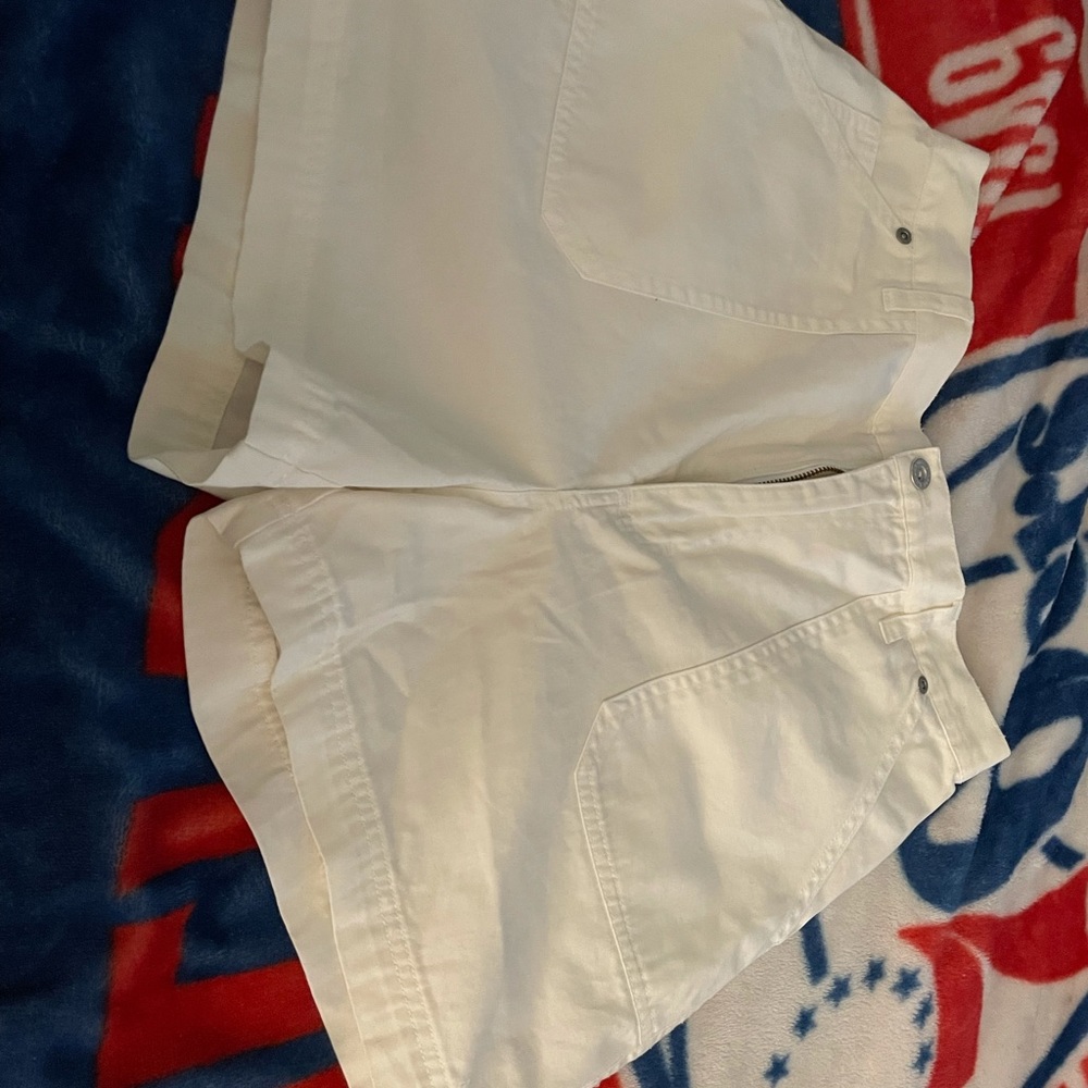 Women’s Gloria Vanderbilt shorts